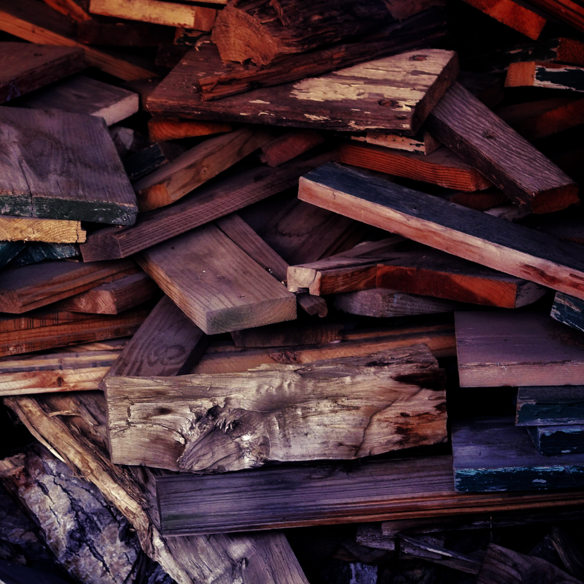 SARA – Spanplatte aus 100% recyceltem Altholz
